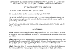 Quyết định 01/2006/QĐ-UBND chính sách hỗ trợ tiền ăn chi phí đi lại cán bộ công chức  lực lượng vũ trang Đắk Nông